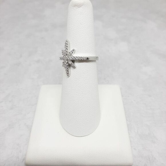 Sparkling Star Sunburst Silver Ring size 6 New - Picture 3 of 5